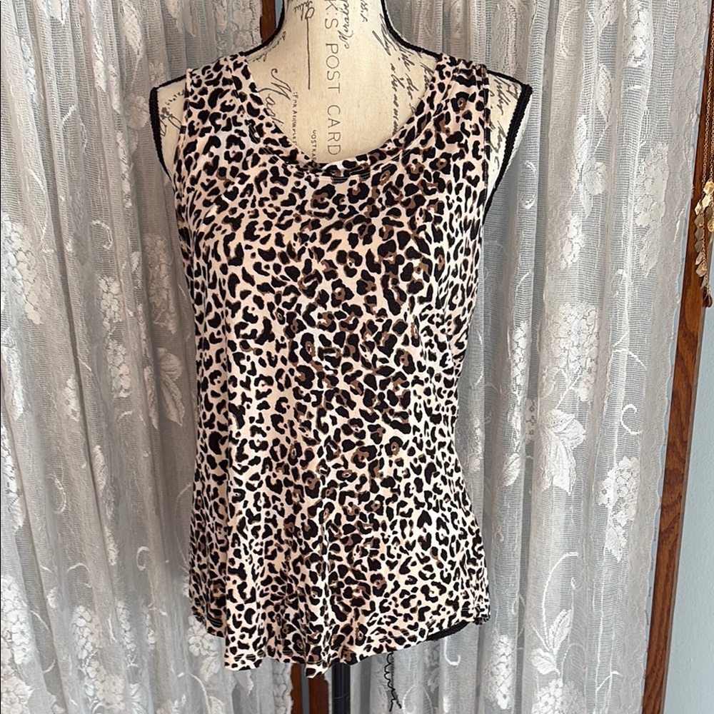Leopard Print Sleeveless Top